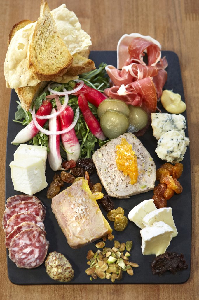 370Common_Meat and Cheese Board