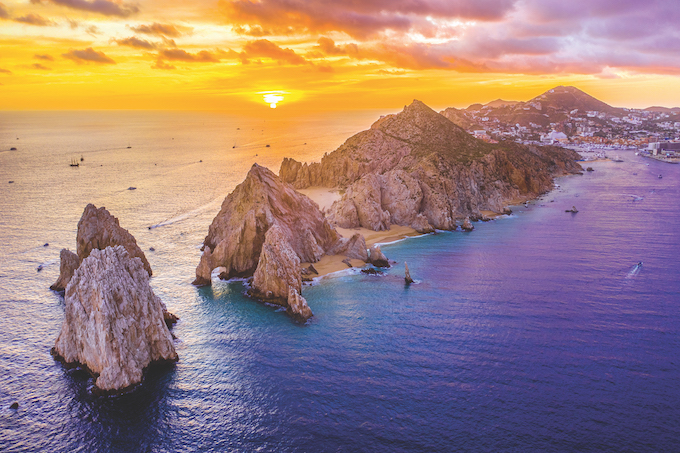 Land’s End in Cabo San Lucas_Frederick Millett/Shutterstock.com