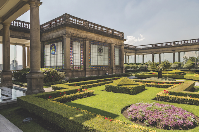 Chapultepec Castle_cr Leonardo Em/Shutterstock.com